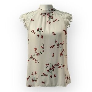 EXPRESS White and Red Floral Lace Sleeve Top Size Medium‎